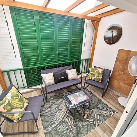 1, Bed Kapparis, Triumph 1 - A Paralímni