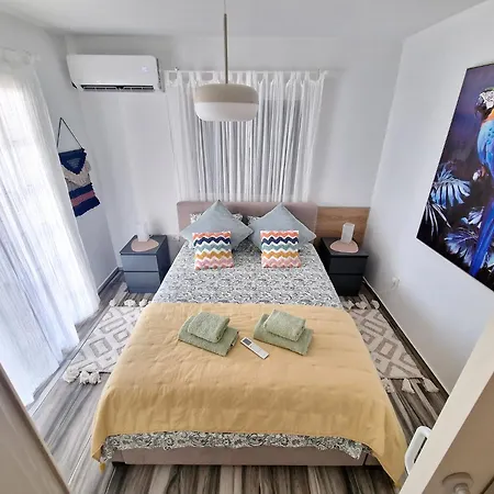 1, Bed Kapparis, Triumph 1 - A